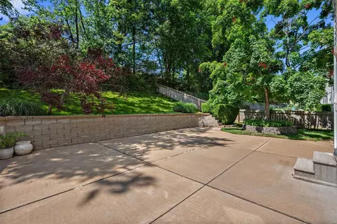 Exterior - 458 Oak Glen Dr, Ballwin, MO 63021 photo 2 of 6