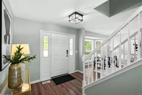 Entry Way - 458 Oak Glen Dr, Ballwin, MO 63021 photo 2 of 3