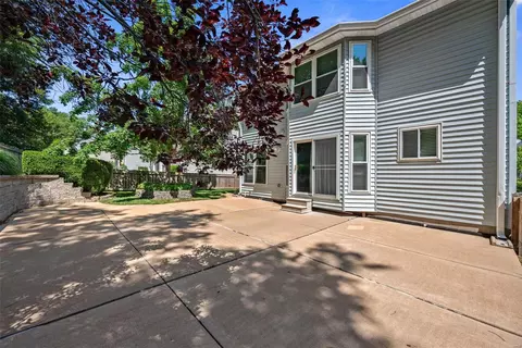 Exterior - 458 Oak Glen Dr, Ballwin, MO 63021 photo 3 of 6
