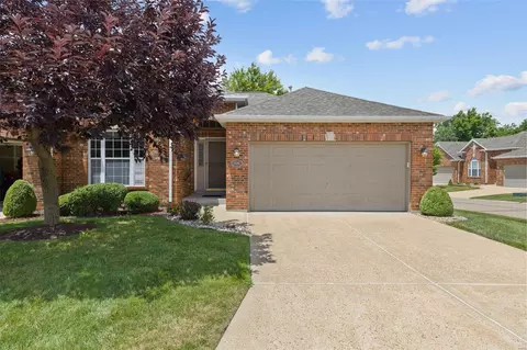 178 Tori Pines Dr, Saint Louis, MO 63129