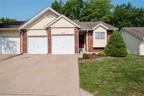 437 Cambridge Pl #B, Saint Peters, MO 63376