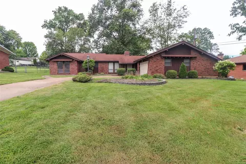 12215 Blackhall Dr, Saint Louis, MO 63128