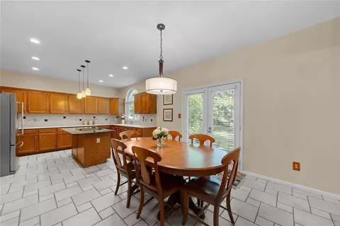 Dining - 421 April Oaks Ct, Ballwin, MO 63021 photo 8 of 8