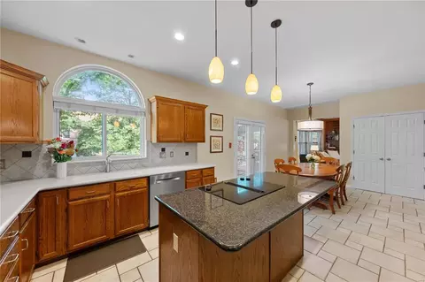 Kitchen - 421 April Oaks Ct, Ballwin, MO 63021 photo 3 of 3