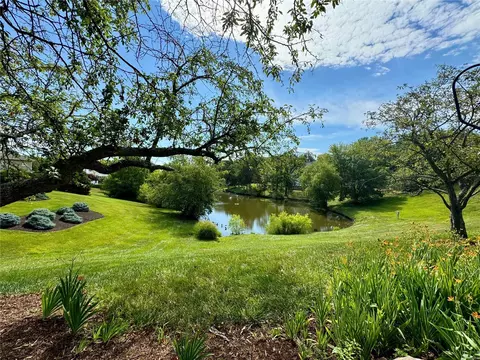 View/Area - 421 April Oaks Ct, Ballwin, MO 63021 photo 1 of 2