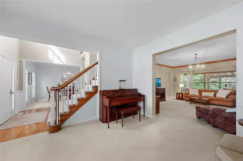 Entry Way - 421 April Oaks Ct, Ballwin, MO 63021 photo 2 of 2