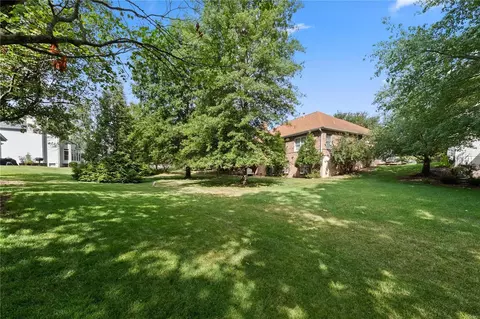 Exterior - 421 April Oaks Ct, Ballwin, MO 63021 photo 9 of 16