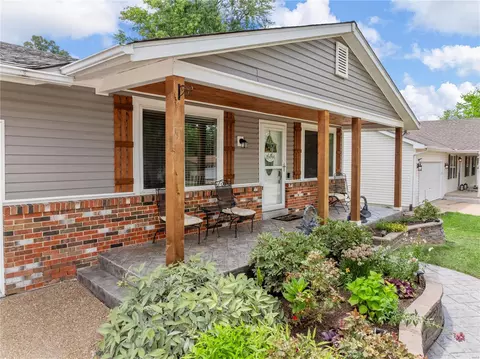4 Cornell Dr, O'fallon, MO 63366 photo 2
