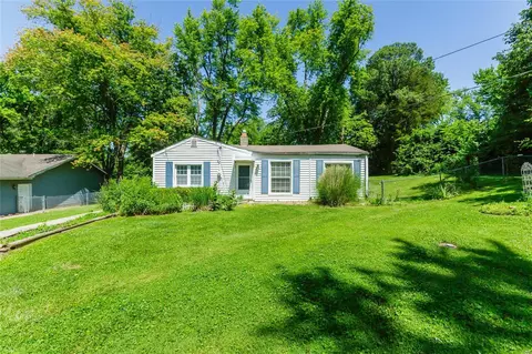107 Arnold Pl, Saint Charles, MO 63303