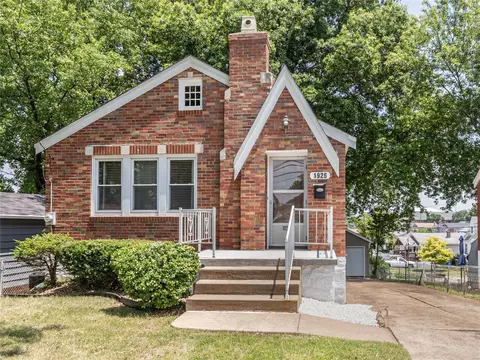 1926 Telegraph Rd, Saint Louis, MO 63125