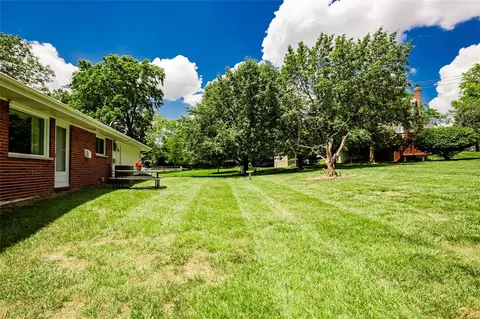 128 Smith Dr, Ballwin, MO 63011 photo 30