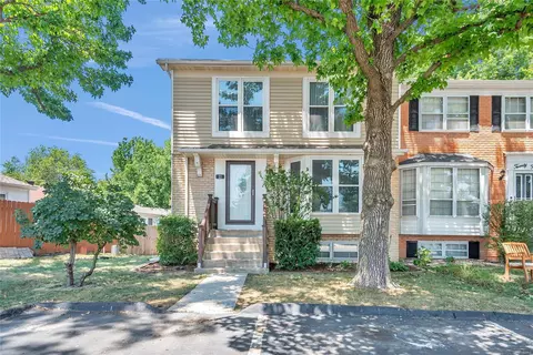 23 Carson Ct, Saint Peters, MO 63376
