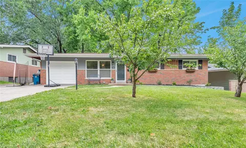 2513 Sims Ave, Overland, MO 63114