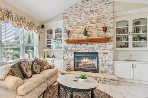 Living - 432 Deep Forest Ln, Augusta, MO 63332 photo 4 of 5