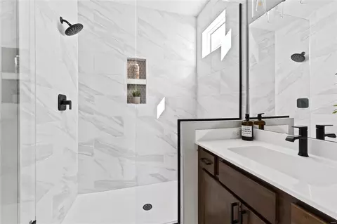 Bath - 226 Randlin Dr, O'fallon, MO 63367 photo 3 of 5