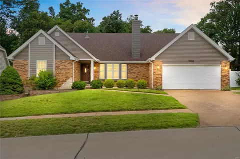 7033 Chalkstone Rd, Saint Louis, MO 63129