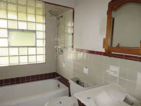Bath - 1202 Stein Rd, Ferguson, MO 63135 photo 1 of 1