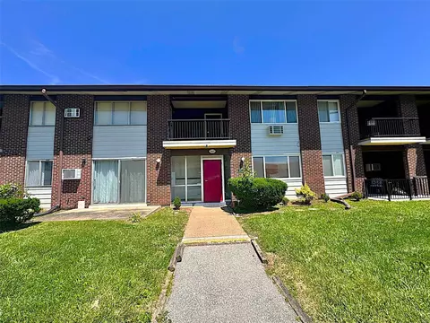 7407 Sieloff Dr #C, Hazelwood, MO 63042