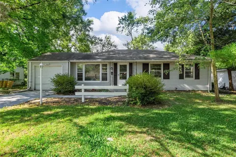 924 Frost Ave, Saint Louis, MO 63135