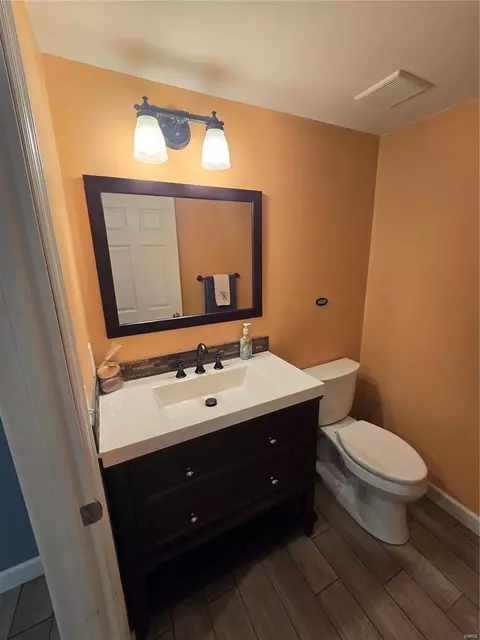 Bath - 865 Woods Mill Rd, Ballwin, MO 63011 photo 1 of 3