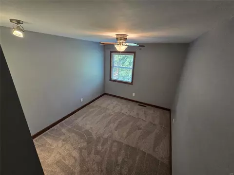 Bedroom - 865 Woods Mill Rd, Ballwin, MO 63011 photo 7 of 7