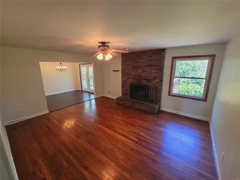 Living - 865 Woods Mill Rd, Ballwin, MO 63011 photo 1 of 5