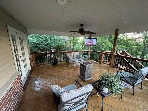 Exterior - 865 Woods Mill Rd, Ballwin, MO 63011 photo 8 of 9