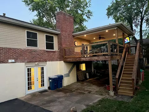 Exterior - 865 Woods Mill Rd, Ballwin, MO 63011 photo 7 of 9