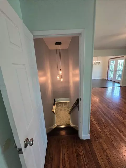 Entry Way - 865 Woods Mill Rd, Ballwin, MO 63011 photo 3 of 3