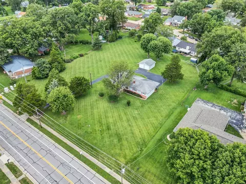 4515 Mattis Rd, Saint Louis, MO 63128