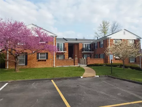 13419 Land O Woods Dr #7, Saint Louis, MO 63141