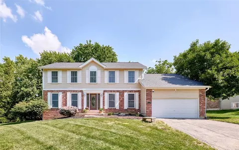 12837 Wood Valley Ct, Des Peres, MO 63131