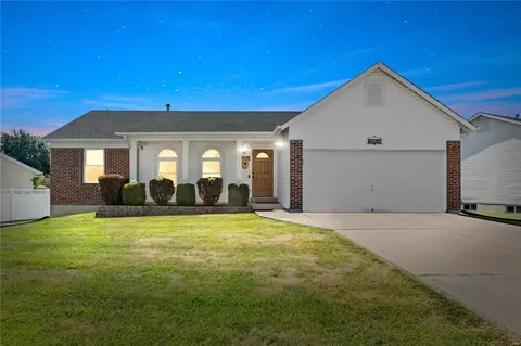 1470 Cochise Dr, O'fallon, MO 63366
