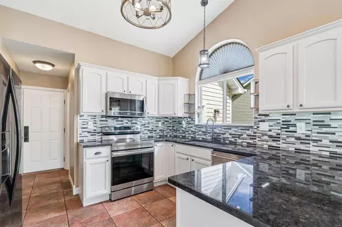 Kitchen - 3103 Post Run Dr, O'fallon, MO 63368 photo 2 of 2