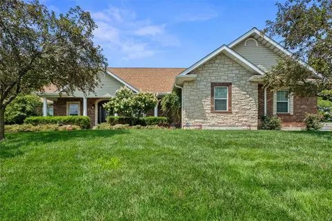 701 Caulks Hill Rd, Saint Charles, MO 63304