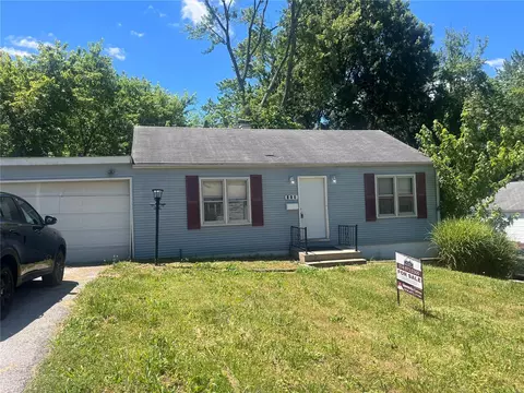 618 Tiffin Ave, Ferguson, MO 63135