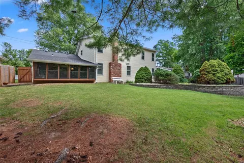 716 Reinke Rd, Ballwin, MO 63021 photo 4