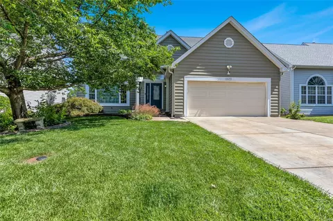 10473 Ashby Place Ln, Saint Ann, MO 63074