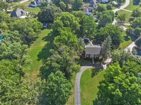2300 Kehrs Mill Rd, Chesterfield, MO 63005