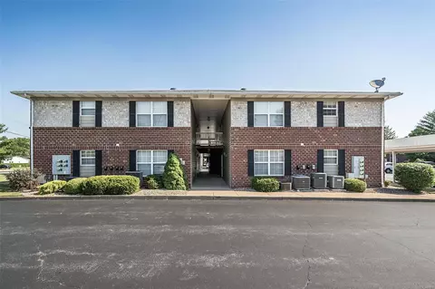 406 S Church St #316, Saint Peters, MO 63376