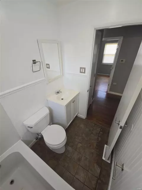 Bath - 1128 Central Pkwy, O'fallon, MO 63366 photo 2 of 2