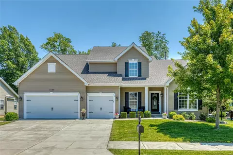 5546 Ashboro Dr, Cottleville, MO 63304