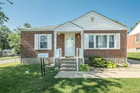 10200 Breckenridge Rd, Saint Ann, MO 63074