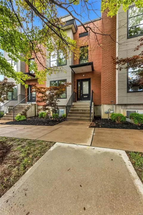 5376 Magnolia Ave, Saint Louis, MO 63139
