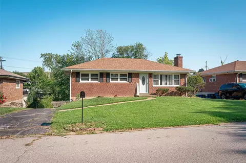 9628 Greenview Dr, Crestwood, MO 63126