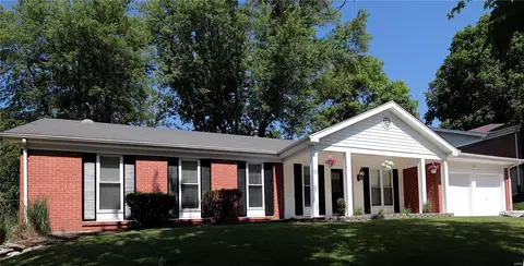 1411 Oldfarm Dr, Saint Louis, MO 63146