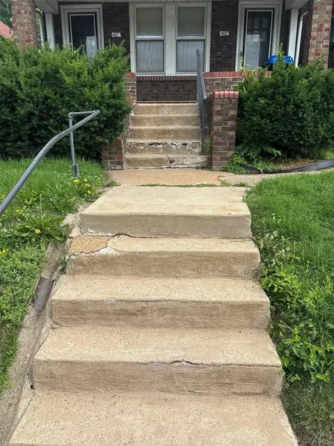 4607 Richard Pl, Saint Louis, MO 63115