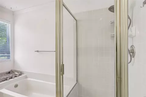 Bath - 16321 Fullerton Meadows Dr, Wildwood, MO 63011 photo 3 of 5