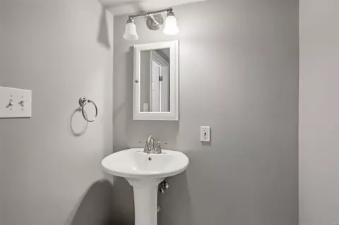 Bath - 16321 Fullerton Meadows Dr, Wildwood, MO 63011 photo 4 of 5