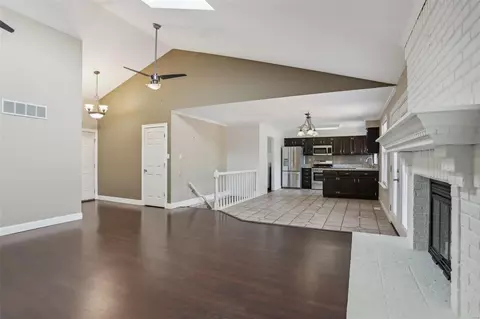 Living - 16321 Fullerton Meadows Dr, Wildwood, MO 63011 photo 2 of 5
